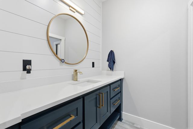 1708 E Holloway St, Morrilton, AR 72110