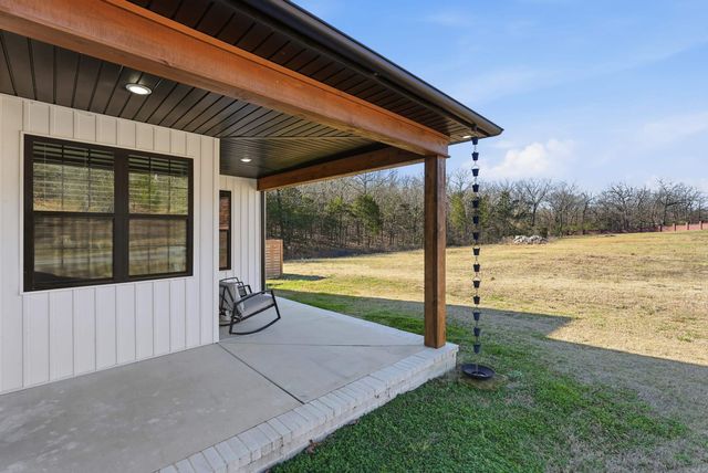 1708 E Holloway St, Morrilton, AR 72110