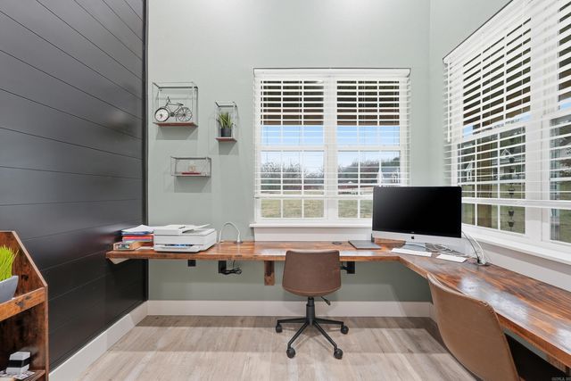 1708 E Holloway St, Morrilton, AR 72110