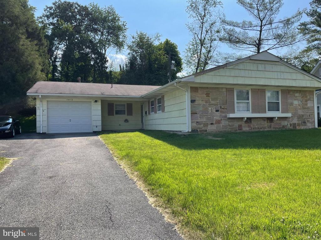15713 POINTER RIDGE DR, Bowie, MD 20716