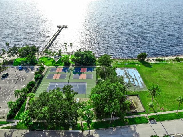 3202 MANGROVE POINT DRIVE, Ruskin, FL 33570