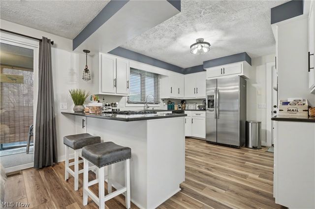 701 Edgewood Street SE, North Canton, OH 44720