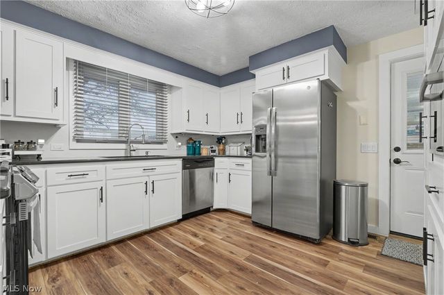 701 Edgewood Street SE, North Canton, OH 44720