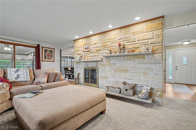 701 Edgewood Street SE, North Canton, OH 44720