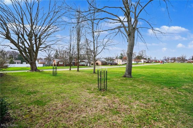 701 Edgewood Street SE, North Canton, OH 44720