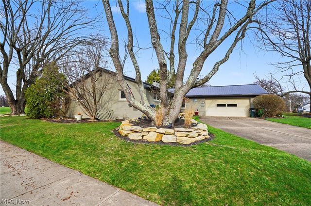 701 Edgewood Street SE, North Canton, OH 44720