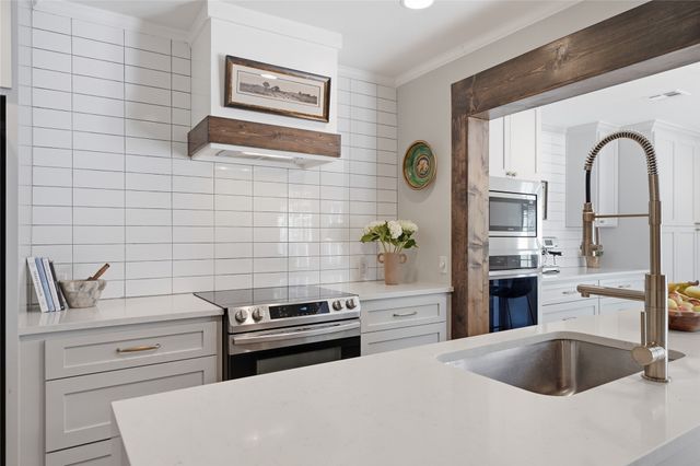 2507 E 17th Place, Tulsa, OK 74104