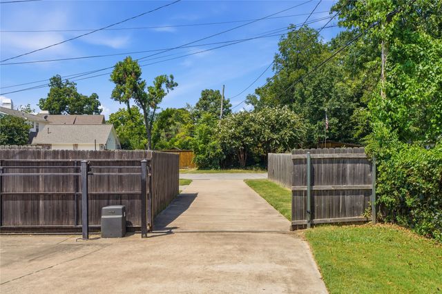 2507 E 17th Place, Tulsa, OK 74104