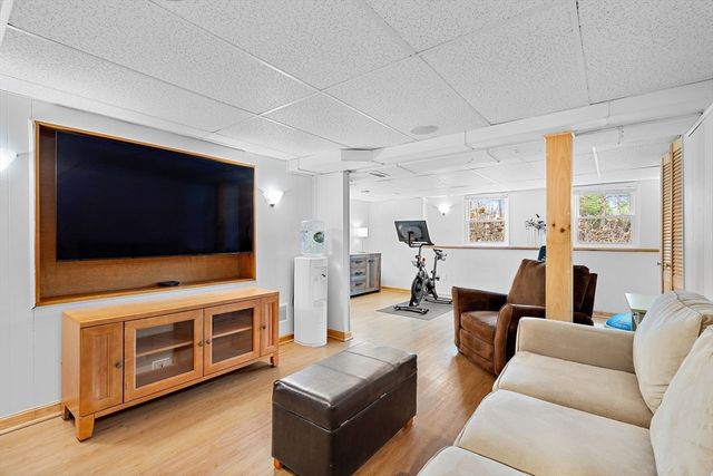 107 Dorset Rd, Holliston, MA 01746