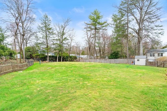 107 Dorset Rd, Holliston, MA 01746