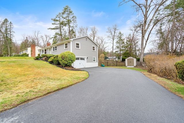 107 Dorset Rd, Holliston, MA 01746