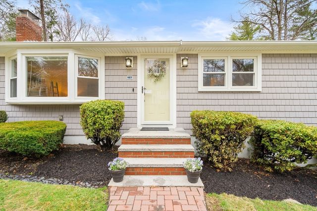 107 Dorset Rd, Holliston, MA 01746