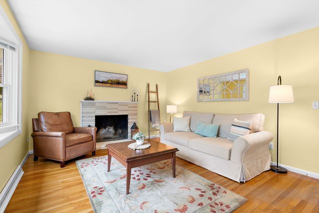 107 Dorset Rd, Holliston, MA 01746