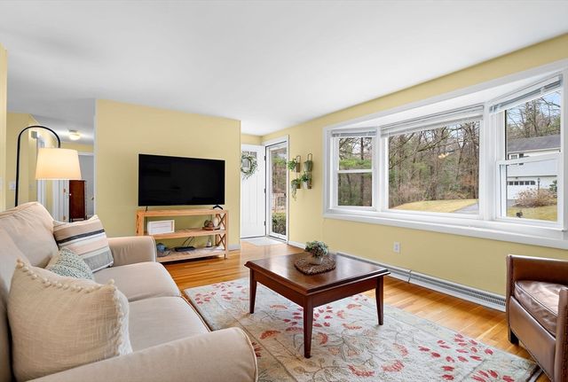 107 Dorset Rd, Holliston, MA 01746