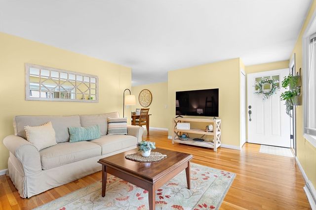 107 Dorset Rd, Holliston, MA 01746