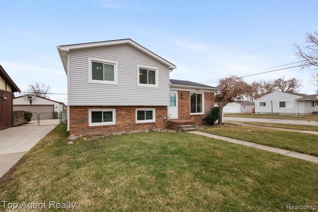 20714 Colman Street, Clinton Township, MI 48035