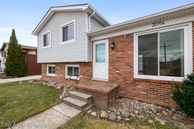 20714 Colman Street, Clinton Township, MI 48035