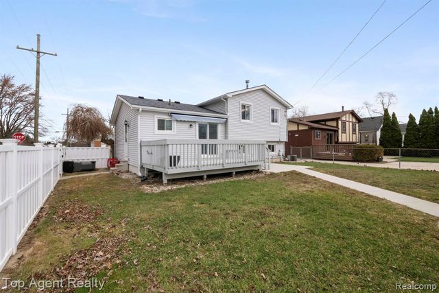 20714 Colman Street, Clinton Township, MI 48035