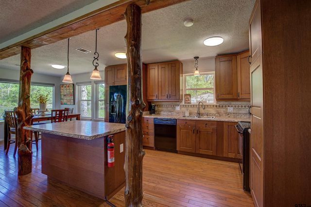 1462 Pr 8692, Winnsboro, TX 75494