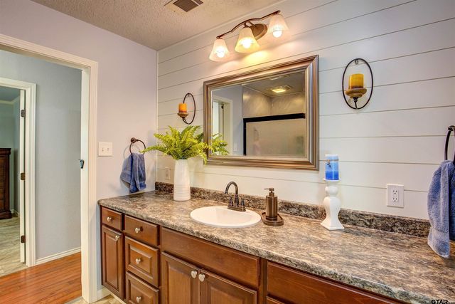 1462 Pr 8692, Winnsboro, TX 75494