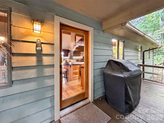 70 Calhoun Ridge Road, Waynesville, NC 28786