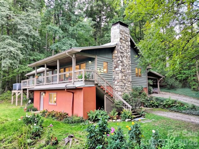 70 Calhoun Ridge Road, Waynesville, NC 28786