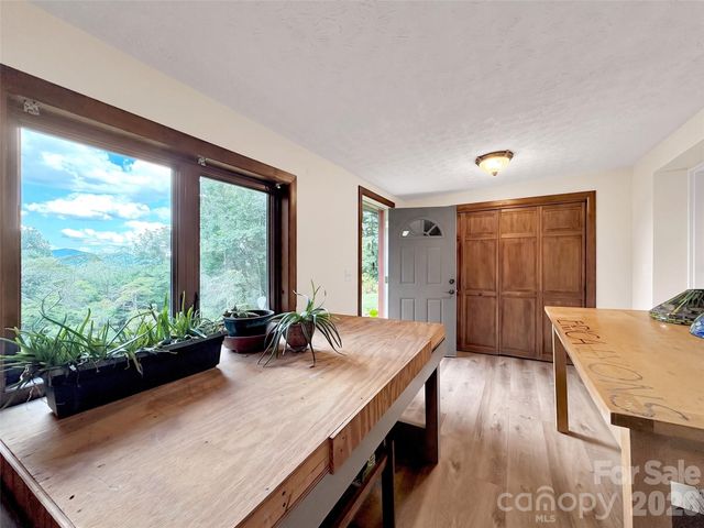 70 Calhoun Ridge Road, Waynesville, NC 28786