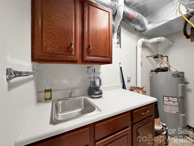 70 Calhoun Ridge Road, Waynesville, NC 28786