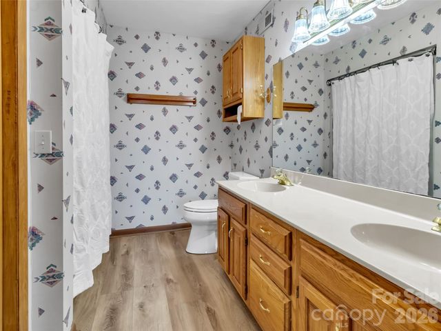 70 Calhoun Ridge Road, Waynesville, NC 28786