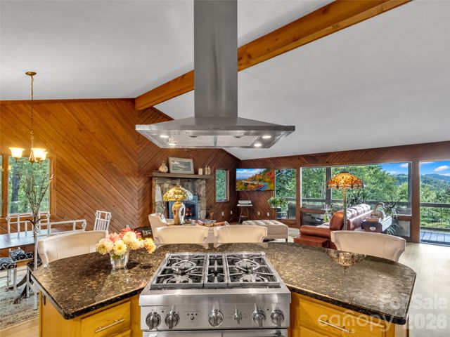 70 Calhoun Ridge Road, Waynesville, NC 28786