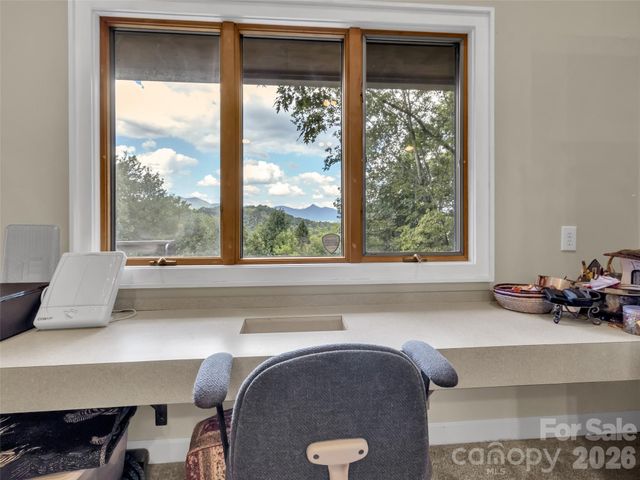 70 Calhoun Ridge Road, Waynesville, NC 28786