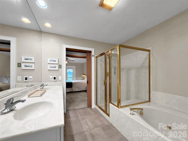 70 Calhoun Ridge Road, Waynesville, NC 28786