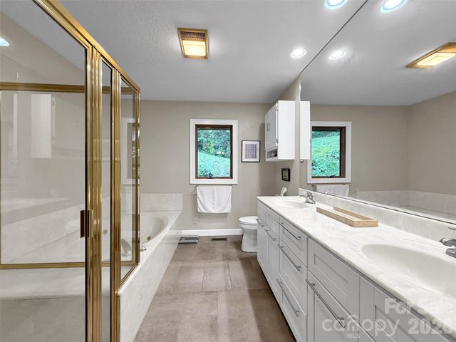 70 Calhoun Ridge Road, Waynesville, NC 28786