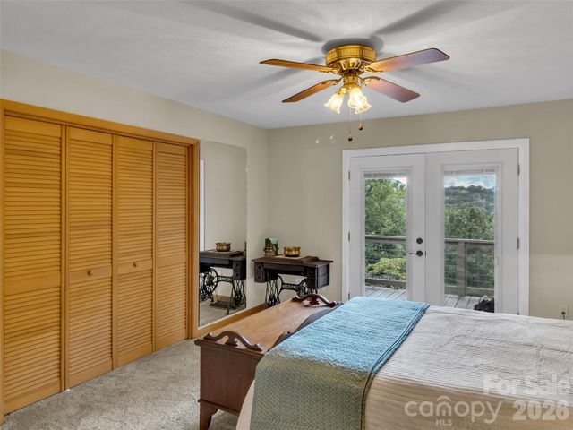 70 Calhoun Ridge Road, Waynesville, NC 28786