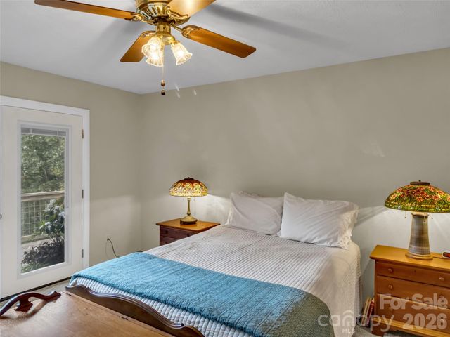 70 Calhoun Ridge Road, Waynesville, NC 28786