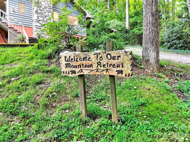 70 Calhoun Ridge Road, Waynesville, NC 28786