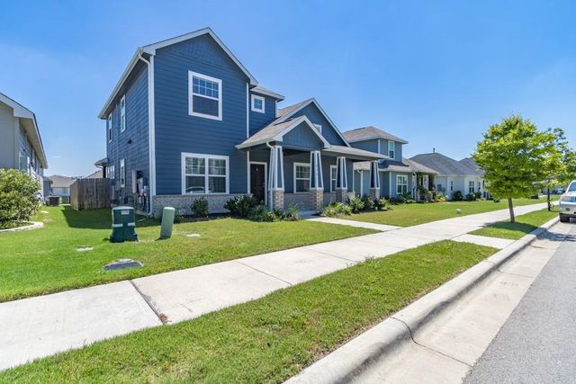 215 Roaming DR, Hutto, TX 78634