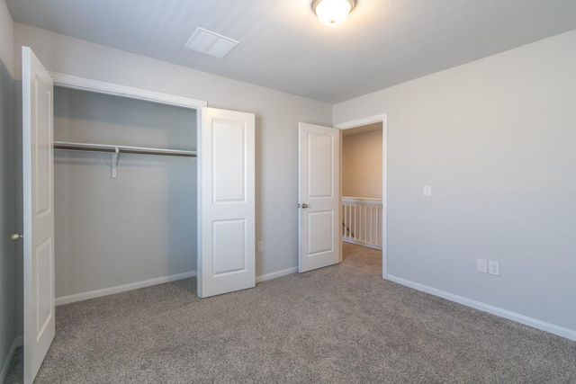 215 Roaming DR, Hutto, TX 78634
