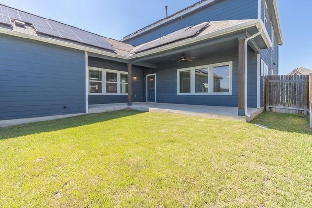 215 Roaming DR, Hutto, TX 78634
