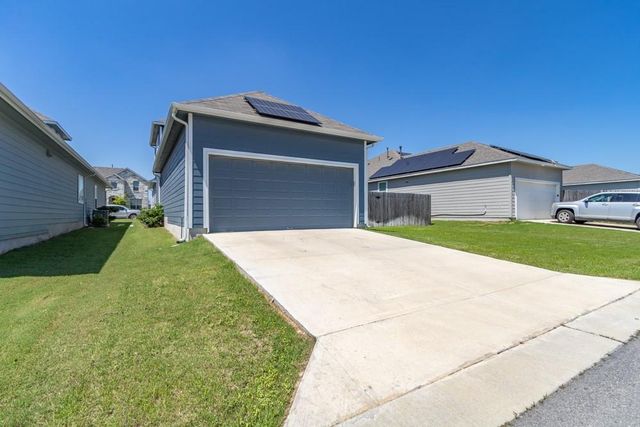 215 Roaming DR, Hutto, TX 78634
