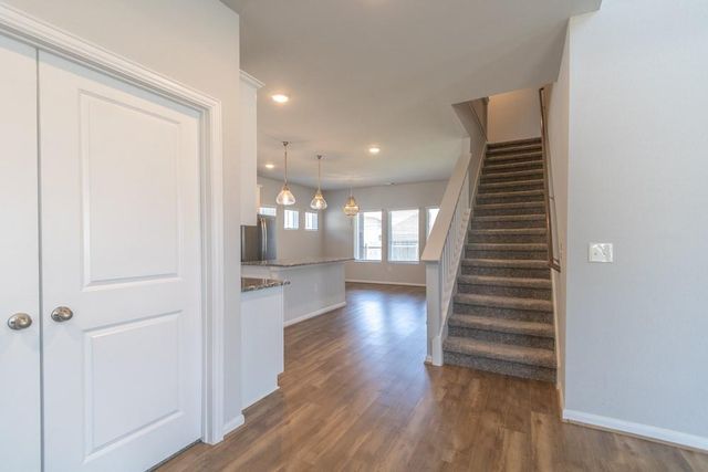 215 Roaming DR, Hutto, TX 78634