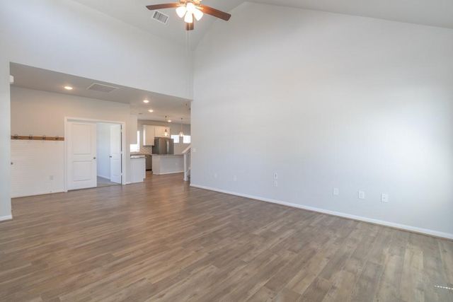 215 Roaming DR, Hutto, TX 78634