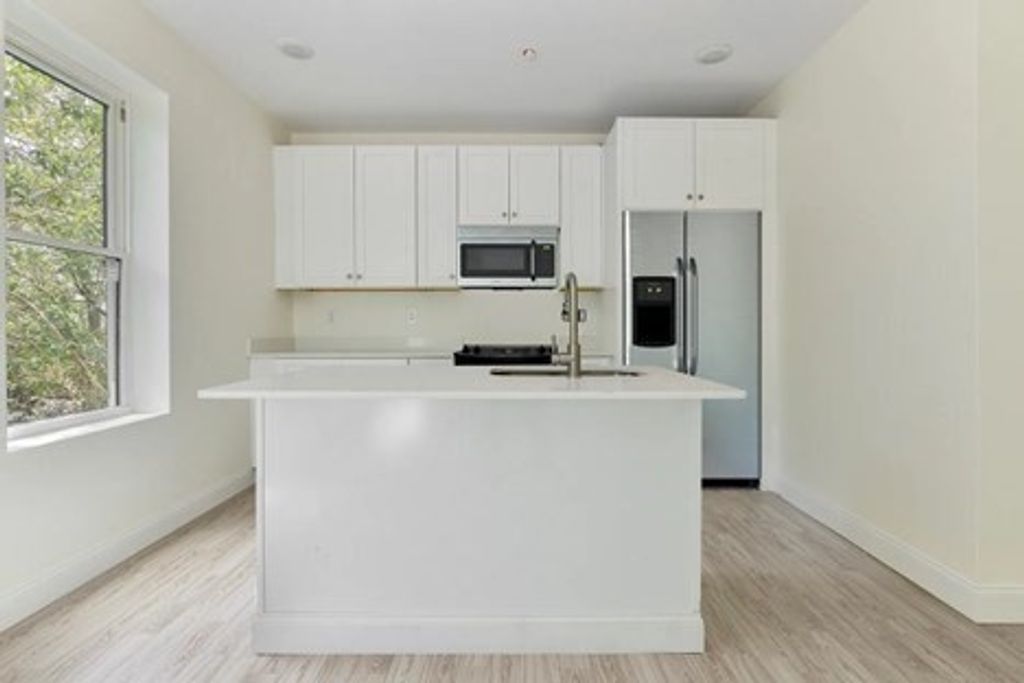 123 Intervale St 2, Boston, MA 02121