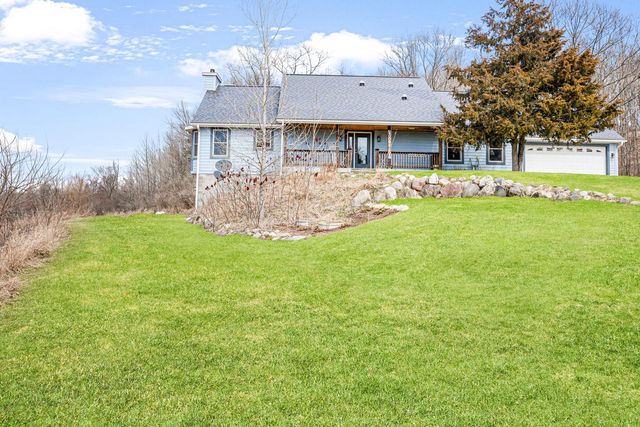 4008 Ridge ROAD, Kewaskum, WI 53040