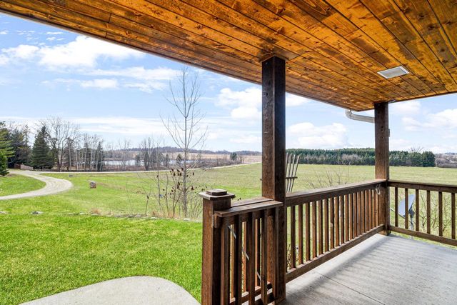 4008 Ridge ROAD, Kewaskum, WI 53040