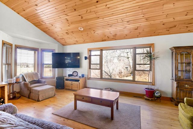 4008 Ridge ROAD, Kewaskum, WI 53040