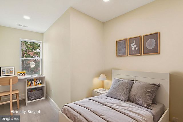 729 MADISON ST NW, Washington, DC 20011