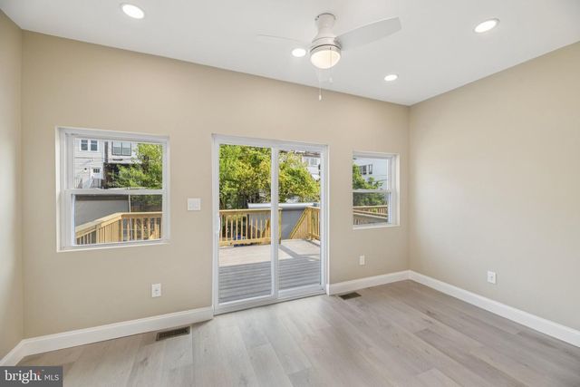 729 MADISON ST NW, Washington, DC 20011