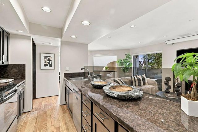165 Forest Avenue 2C, Palo Alto, CA 94301