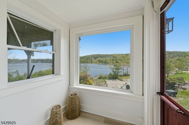78 Koclas Dr, Netcong Boro, NJ 07857
